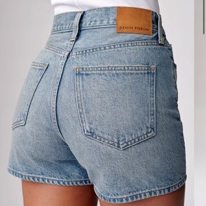 Denim Forum Joni Loose Short- Size 25.